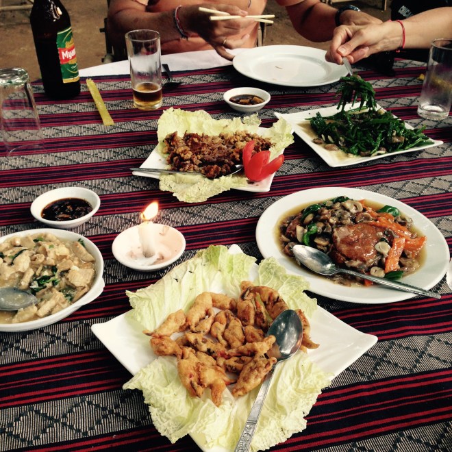 Comida típica Birmana / Myanmar typical lunch